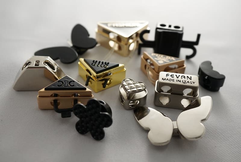 Luxury bag clasps